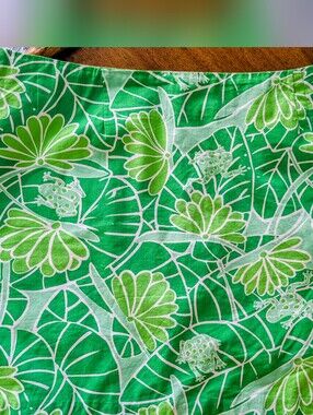 Original Lilly Pulitzer White Tag, Frog And Lilly Pad Skirt. SZ 8. EUC.